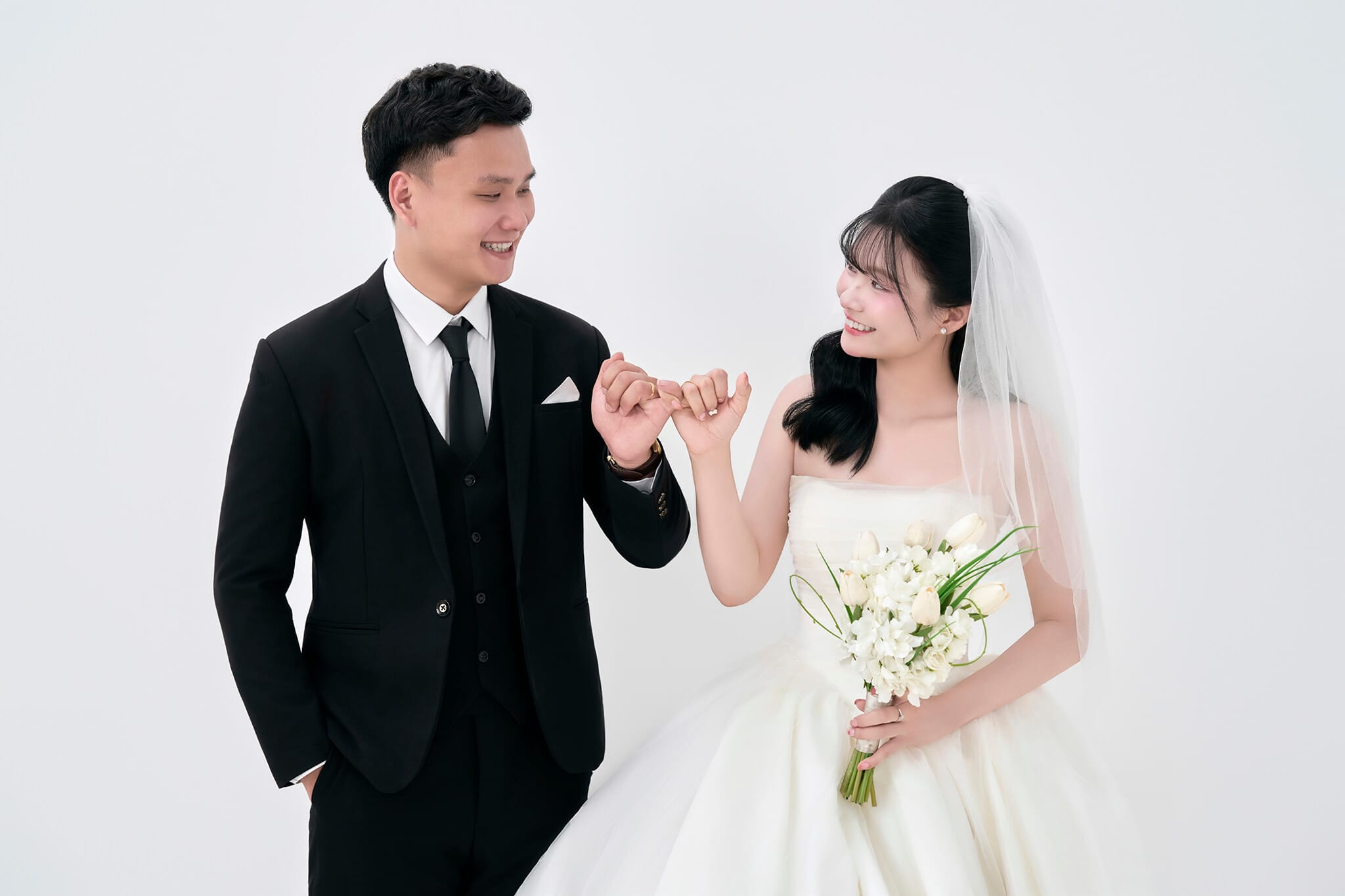 Giang Sơn và Thanh Hằng trong bộ ảnh cưới